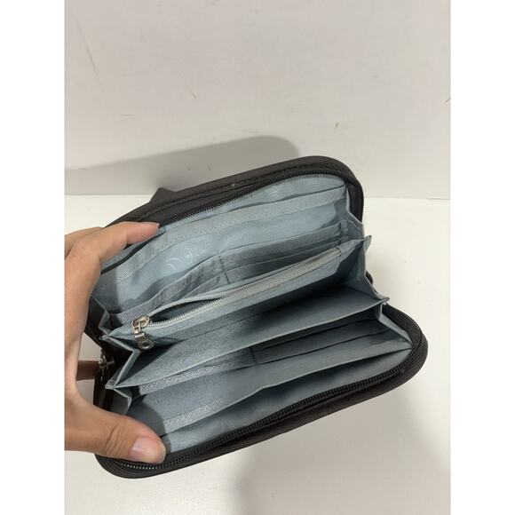 REI Grey Wristlet Wallet 5 Compartments Embroidered Heart Black Stitching - Picture 7 of 8